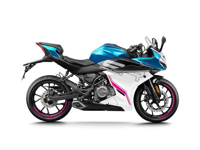 250SR Koʻk va oq