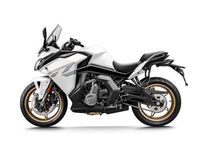 650GT Nebula White